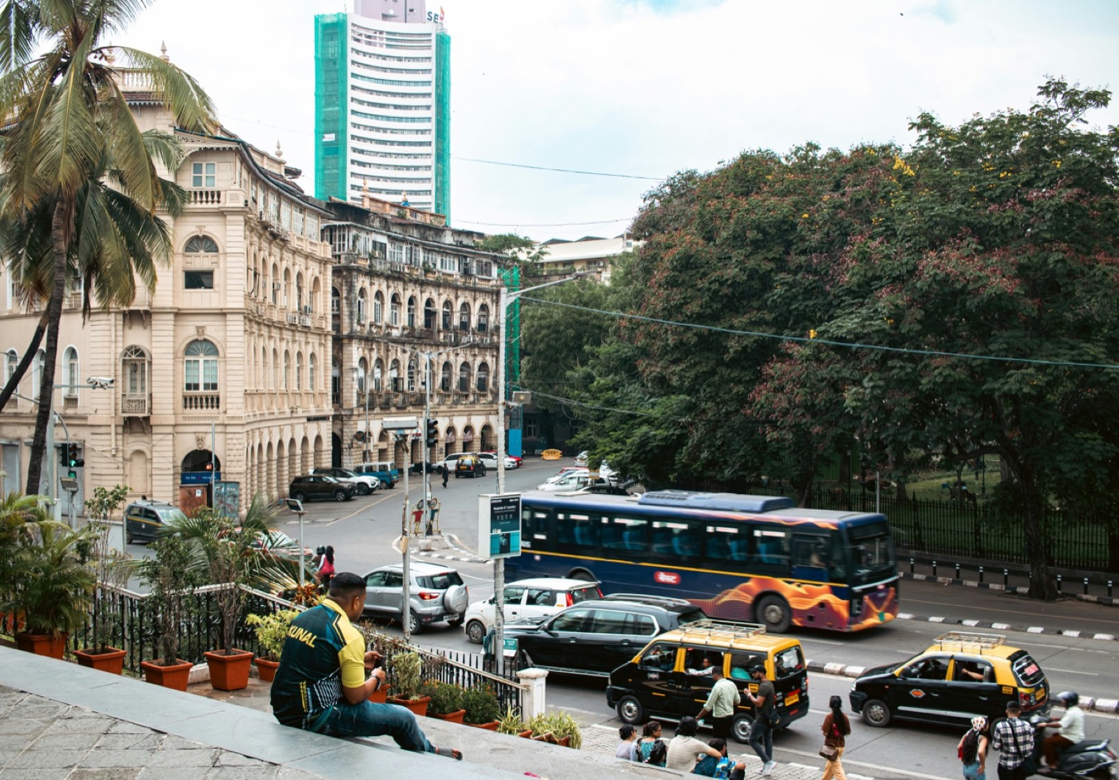 Horniman Circle Mumbai — Bollywood shooting favourite heritage garden